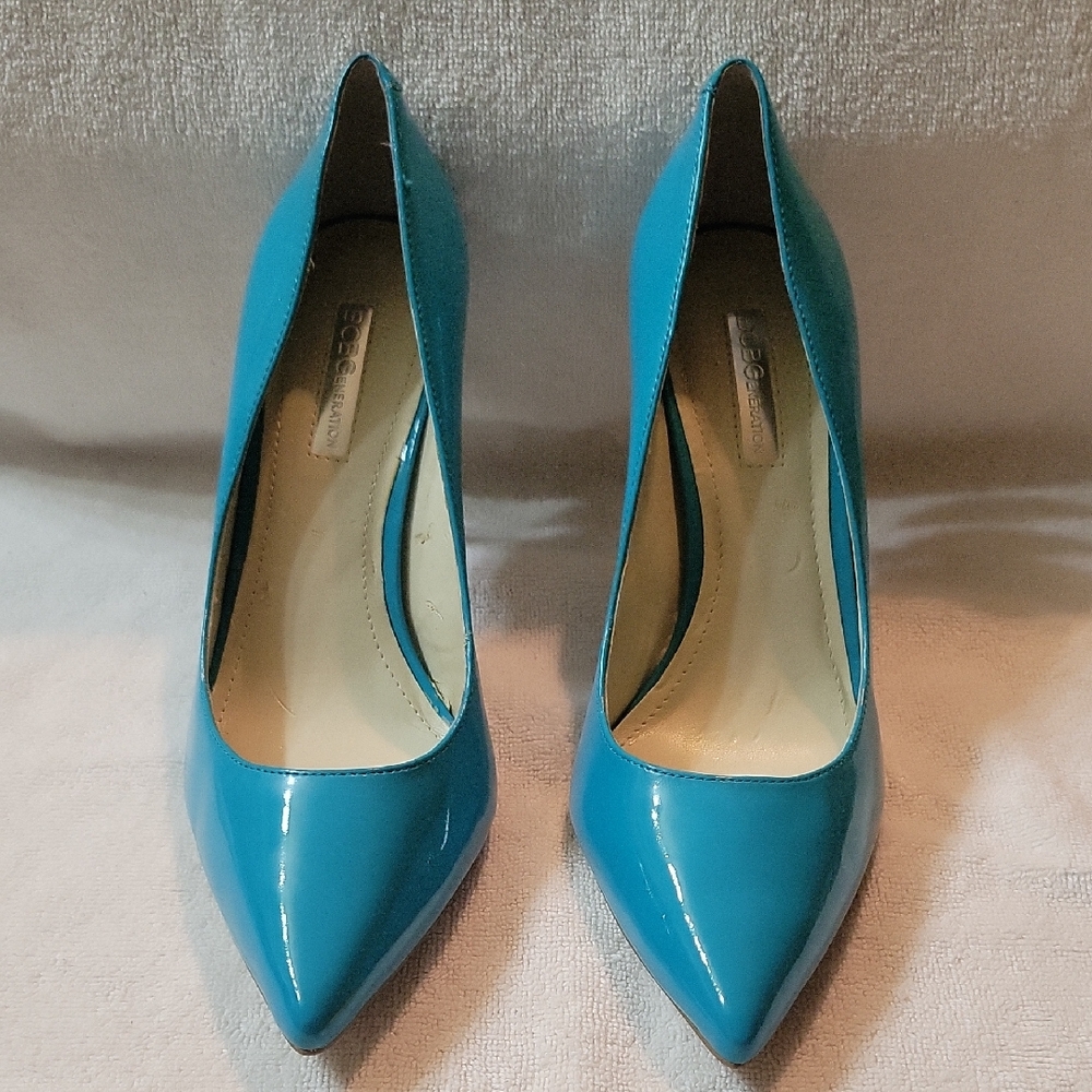 BCBGeneration Blue Stiletto Heels Elegant Pumps.  Never Worn
